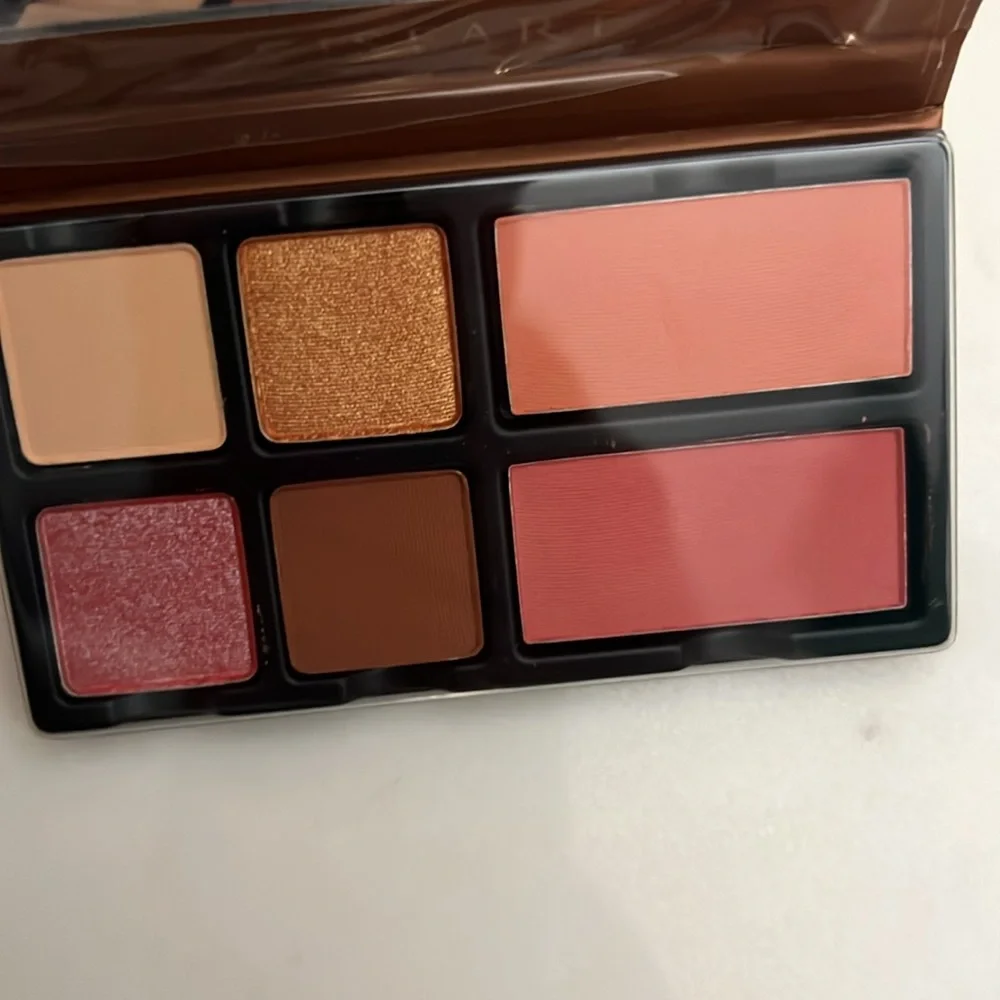 VISEART FLEURETTE BISOUS EYESHADOW AND FACE PALETTE
